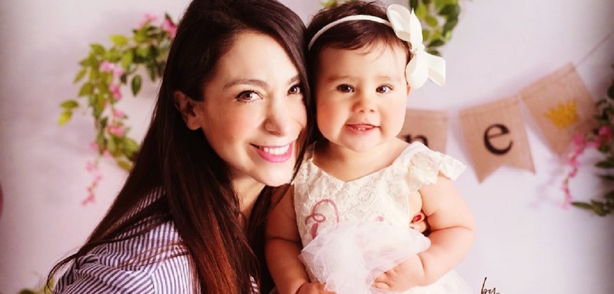 Yamna Lobos comparó foto de su infancia con su hija: dejó en evidencia su gran parecido