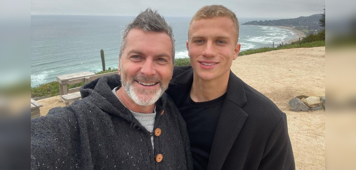 Hijo de Diana Bolocco vivió su primer clásico en el fútbol profesional: Cristián Sánchez lo acompañó