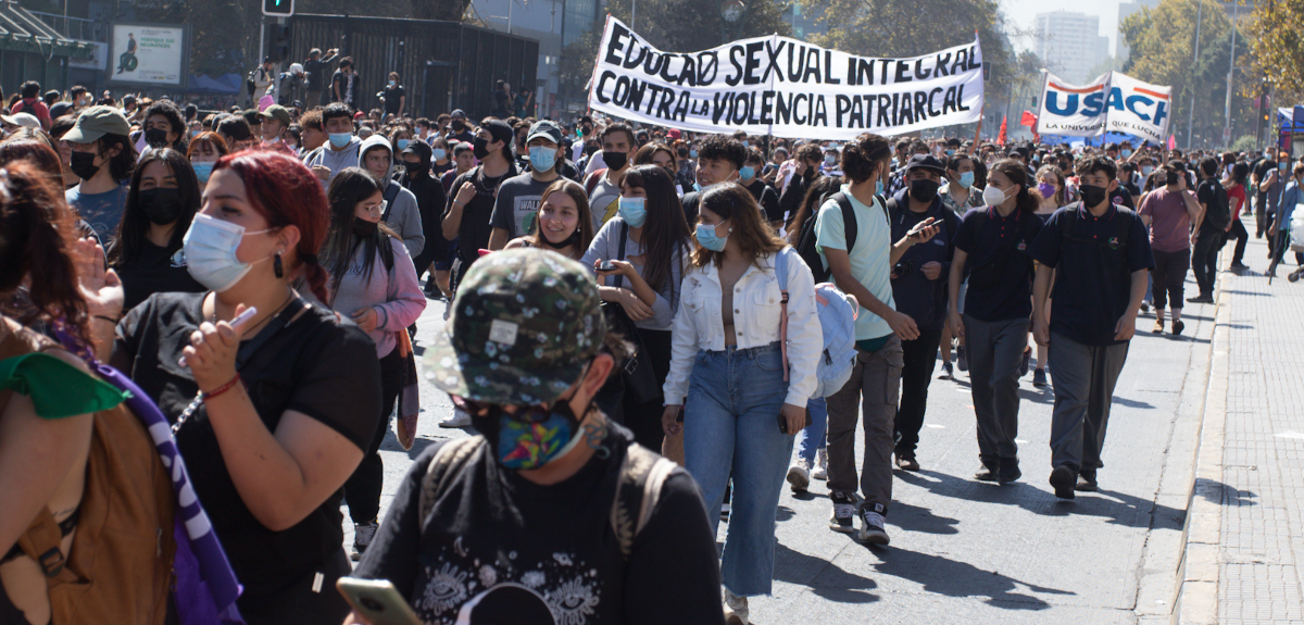 INDH evalúa acciones legales contra carabinero que disparó a estudiante durante marcha en Santiago