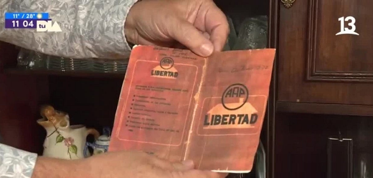 Hombre podría volverse rico gracias a libreta de ahorro de su padre: Presidente Boric debe decidir