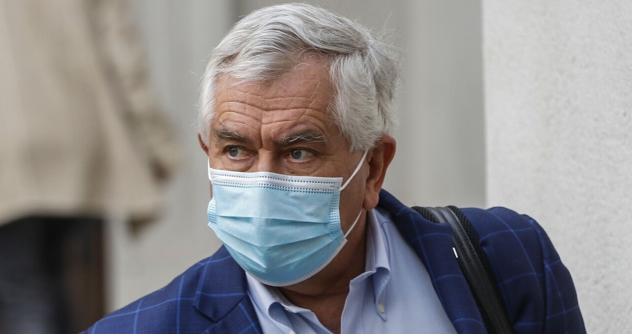 Ministro Paris descartó terminar con Plan Paso a Paso: 