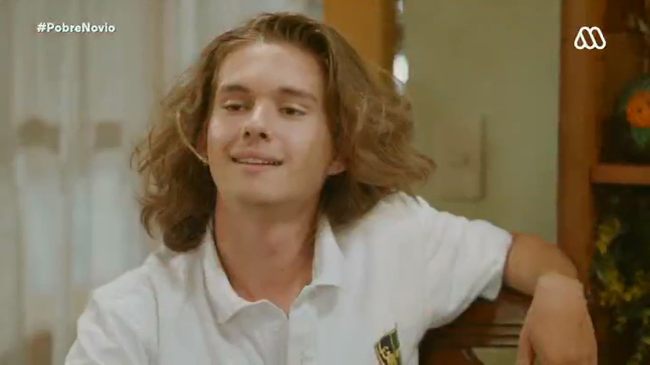 Televidentes criticaron escena a lo 'Belleza Americana' en 'Pobre Novio': "Nada que ver el horario"