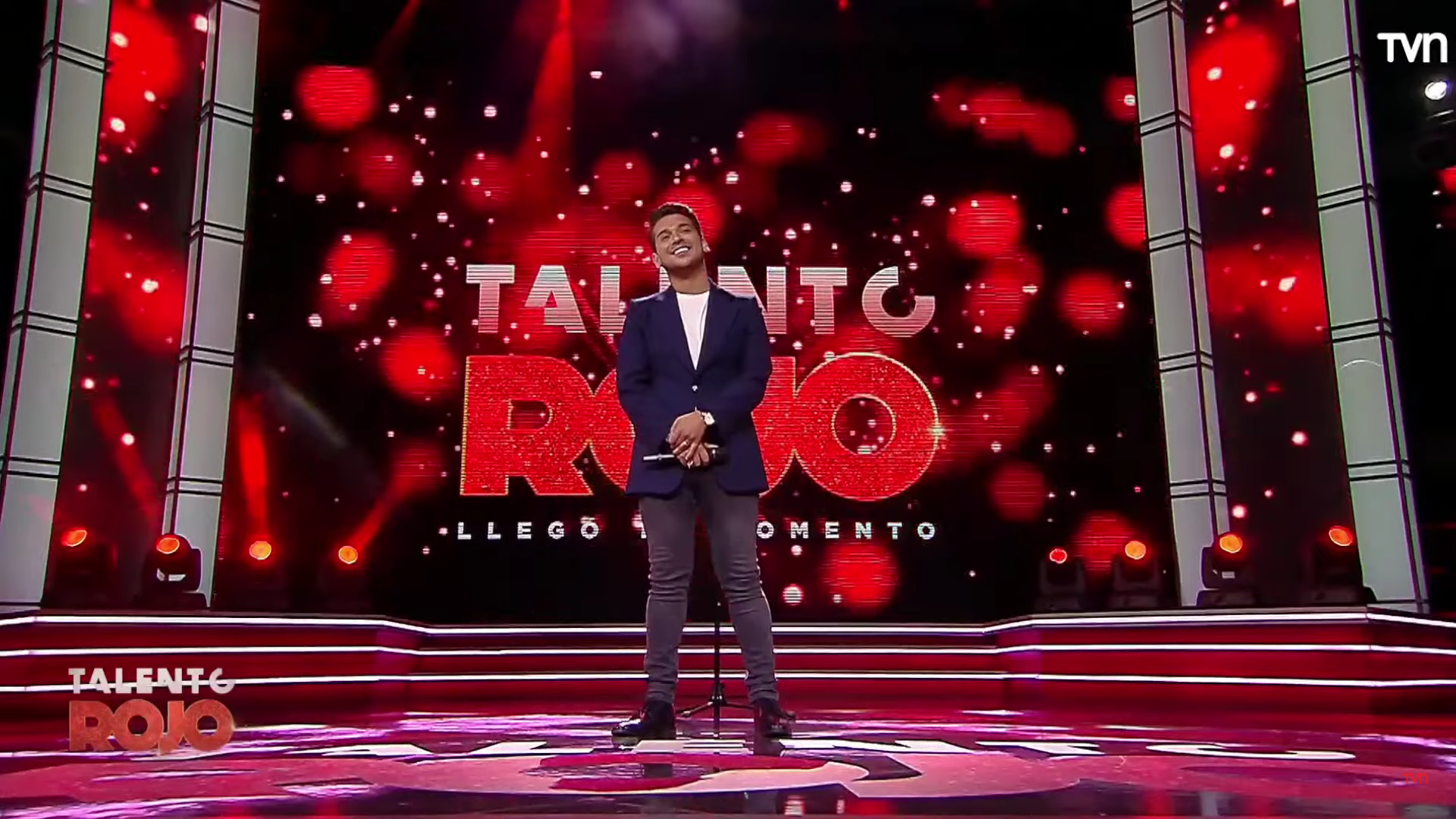 Ricky Santos se presentó en Talento Rojo.