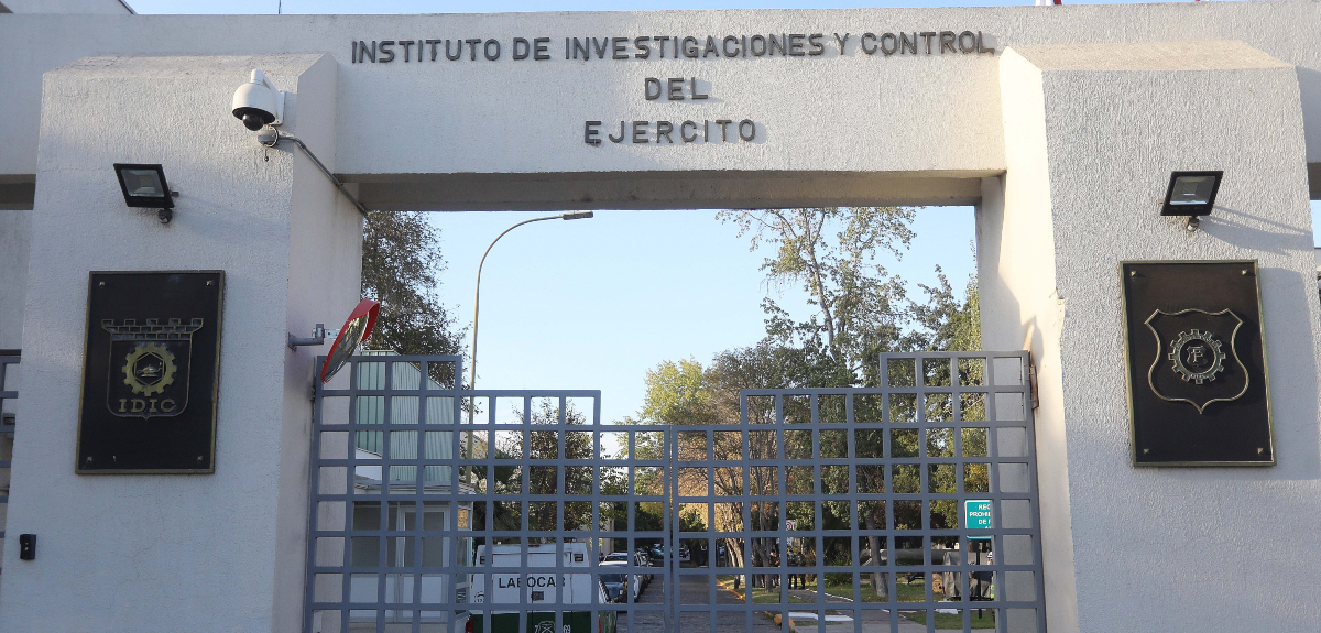 Roban armas desde dependencias del Ejército en Santiago: se trataría de un 