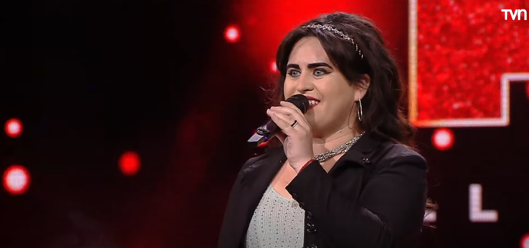 Historia de cantante emocionó en Talento Rojo: participó de antiguo casting antes de su transición