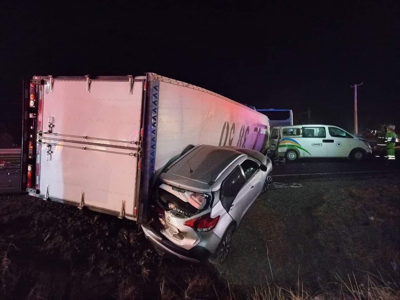 Accidente en Ruta 5 Sur genera taco kilométrico y espera mayor a 10 horas: camión impactó vehículos