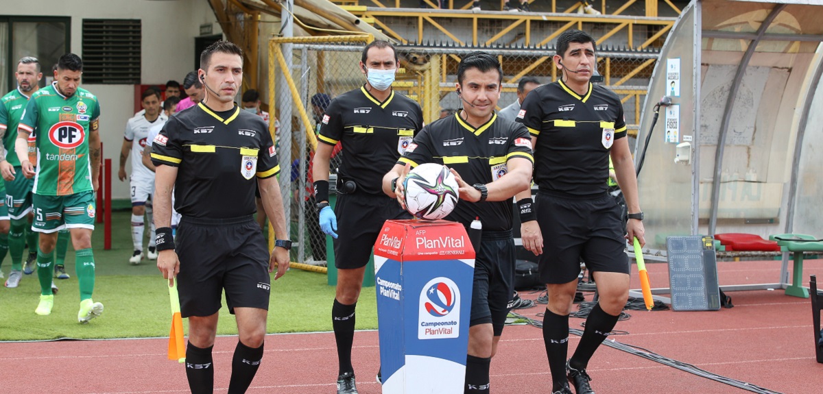 Árbitros nacionales paralizan sus actividades y exigen la salida de Castrilli