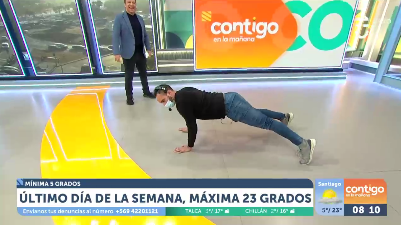 Camarógrafo se tomó matinal de CHV: sacó aplausos con osados pasos de baile