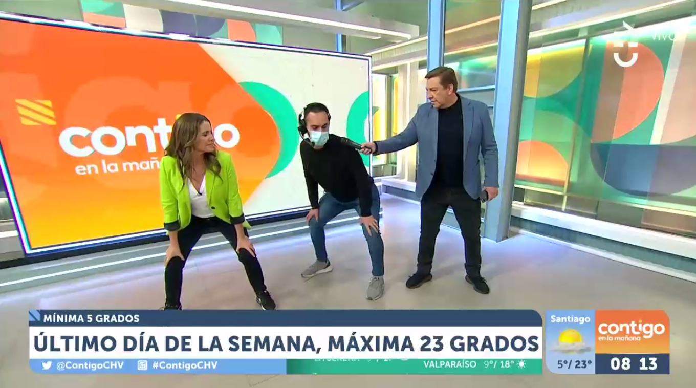 Camarógrafo se tomó matinal de CHV: sacó aplausos con osados pasos de baile