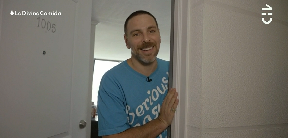 Neme mostró su acogedor departamento en La Divina Comida: decoración está enfocada en sus perros