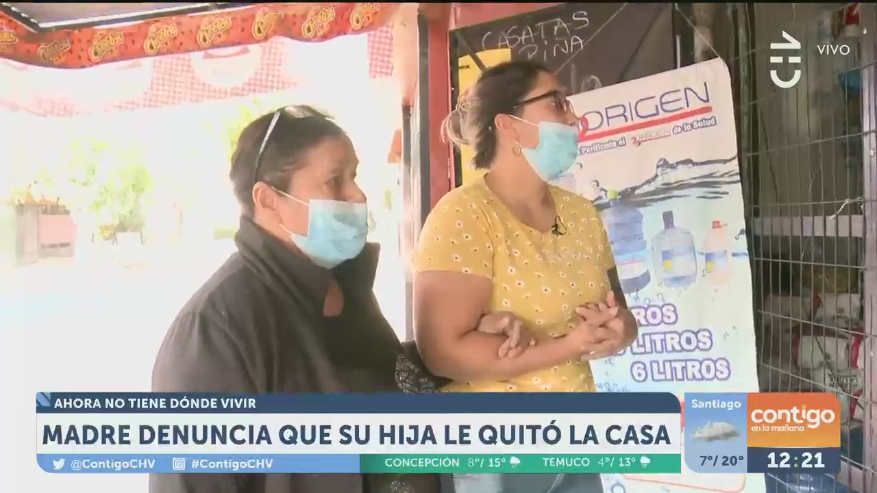 Mujer acusó que su hija la engañó para quitarle su casa: ahora no tiene dónde vivir