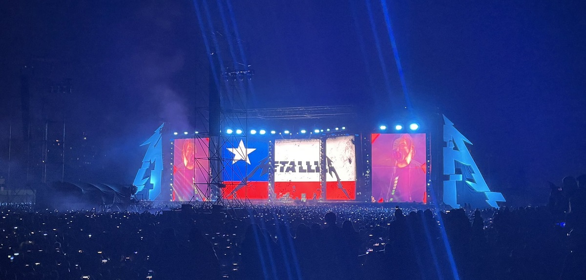 Sernac oficia a productora encargada de concierto de Metallica en Chile tras múltiples problemas
