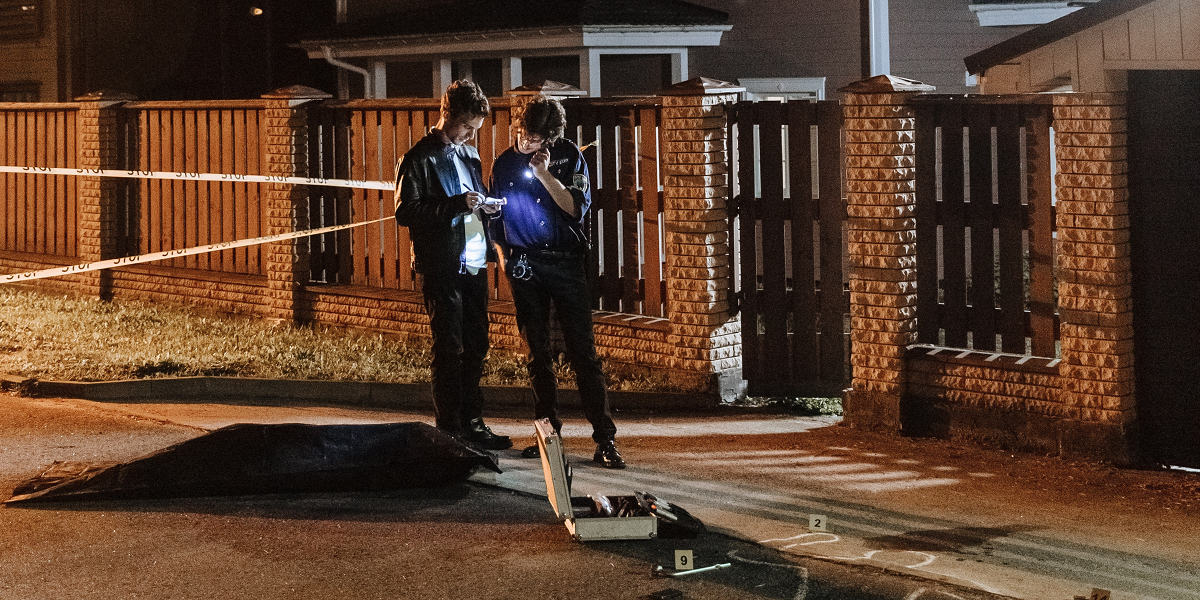 Hombre mató a su esposa a tiros durante las clases de natación de su hijo: “La persiguió y disparó”