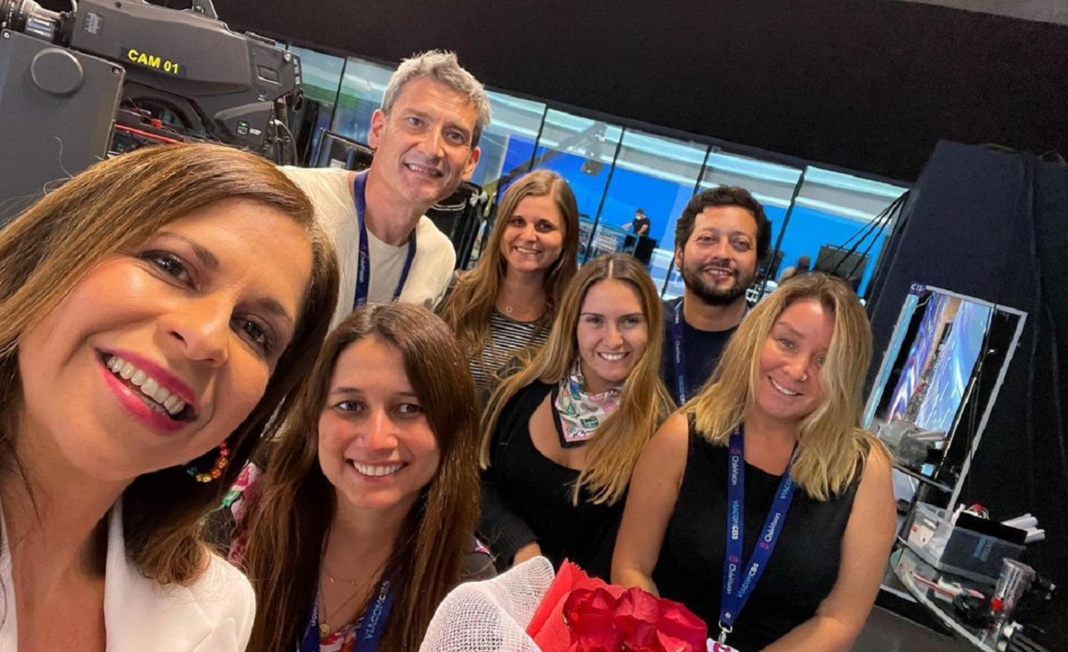 Karina Álvarez celebró llegada a Contigo en directo junto a su equipo: 