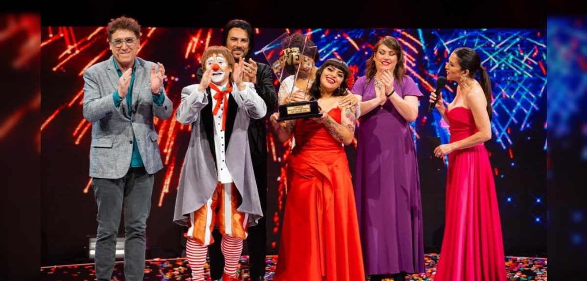 Karla Constant cometió error al decir cuál era el premio para quien ganara 'The Covers'