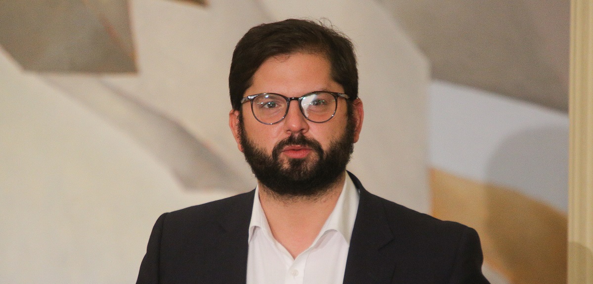 Encuesta Cadem: desaprobación de Boric sube al 50% y por primera vez supera al apoyo a su Gobierno