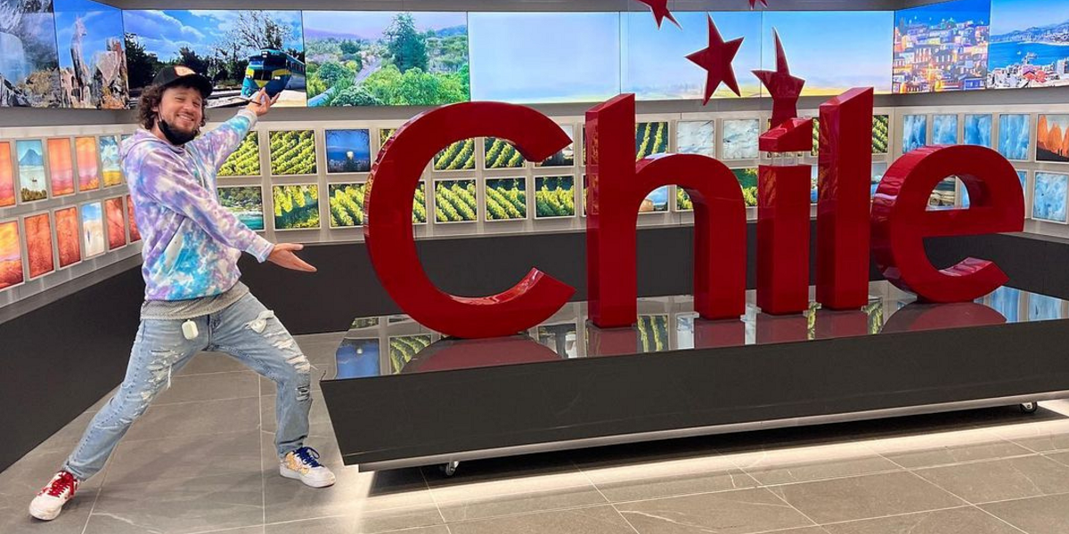 Luisito Comunica anunció que está en el país: sorprendió con particular imitación de los chilenos