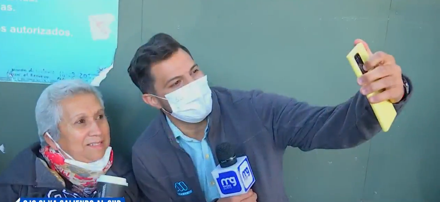 "Me encantaría conocerlo": Simón Oliveros vivió hilarante chascarro con una señora en pleno despacho