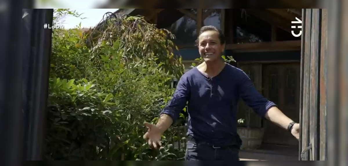 Álvaro Morales mostró su casa en ‘La Divina Comida’: tiene una pileta con peces y un amplio patio