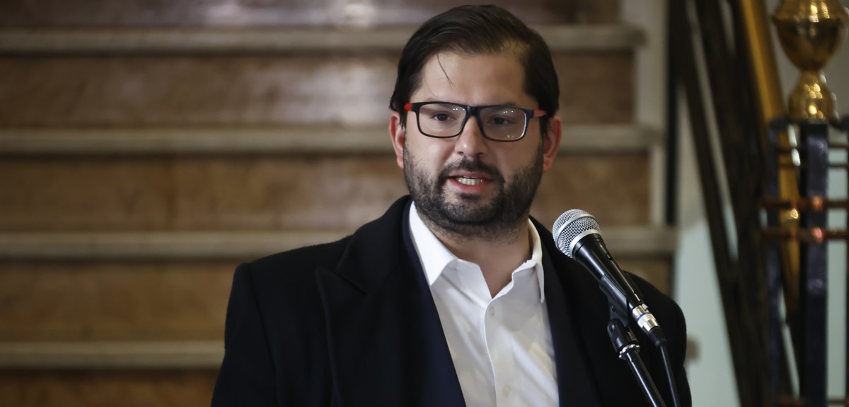 Gabriel Boric pide disculpas a mujer esterilizada sin su consentimiento por tener VIH