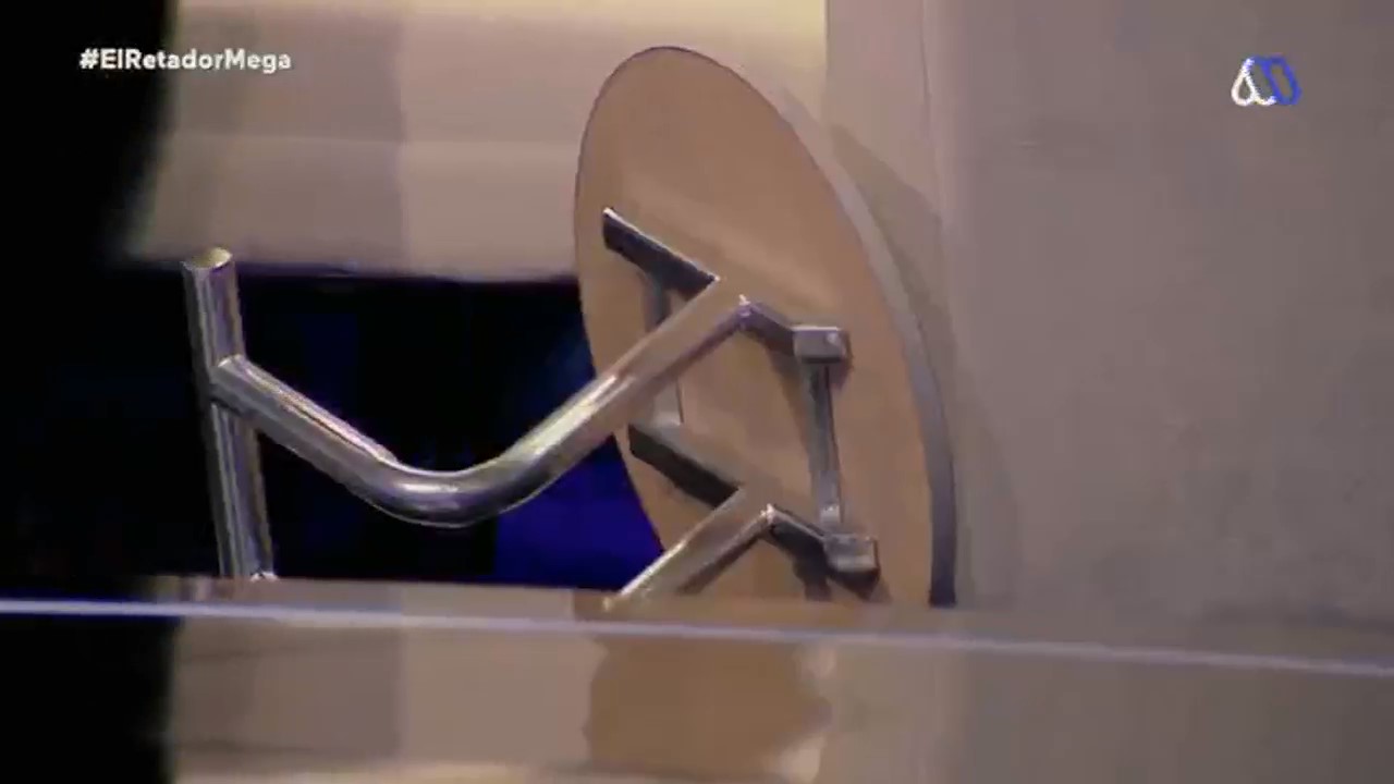 Álvaro Rudolphy sufrió divertido chascarro en El retador: “¿Por qué me hacen hacer estas cosas?”