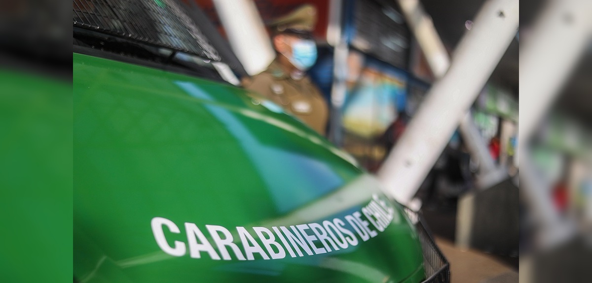 Carabineros desalojó a vendedores ambulantes ilegales en Barrio Meiggs: hallaron un machete