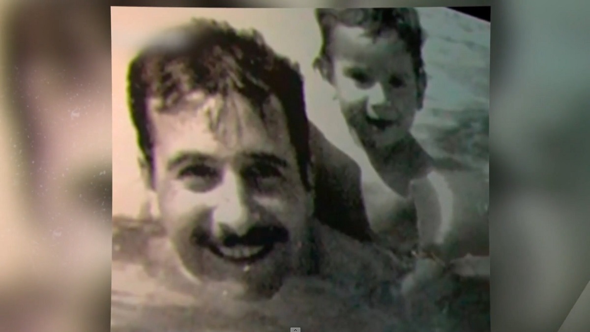 Esposo de Gloria Benavides