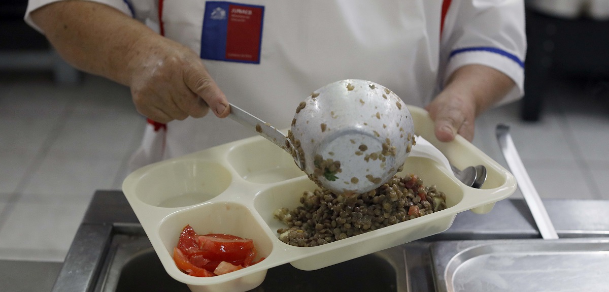 La respuesta de Junaeb ante reclamos por comida: afirman que alumnos llegaron con otras 