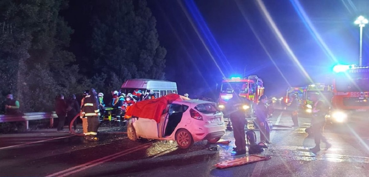 Lactante y dos adultos murieron tras colisión frontal en ruta que une Valdivia y Mariquina