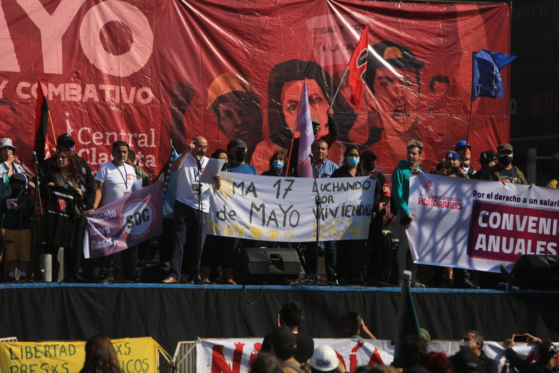 Saqueos e incidentes tras marcha paralela a la CUT en Estación Central: reportan dos heridos a bala