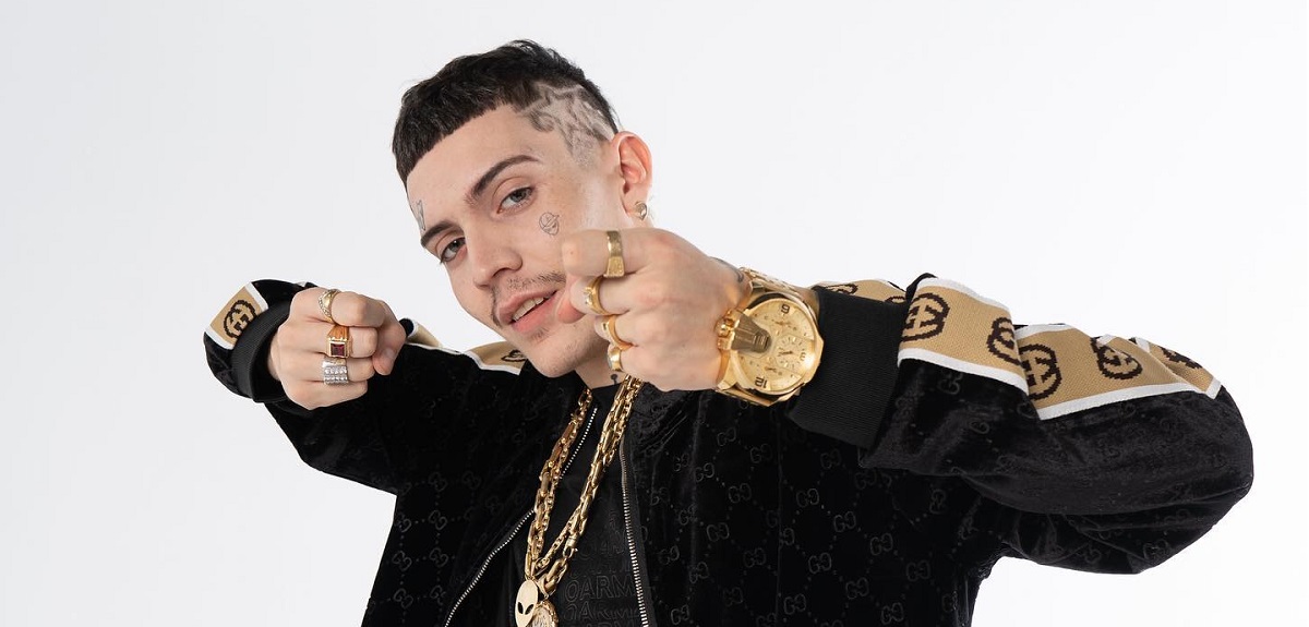 Marcianeke no dudó en responder a usuaria que calificó a su madre como 'mala mamá': 