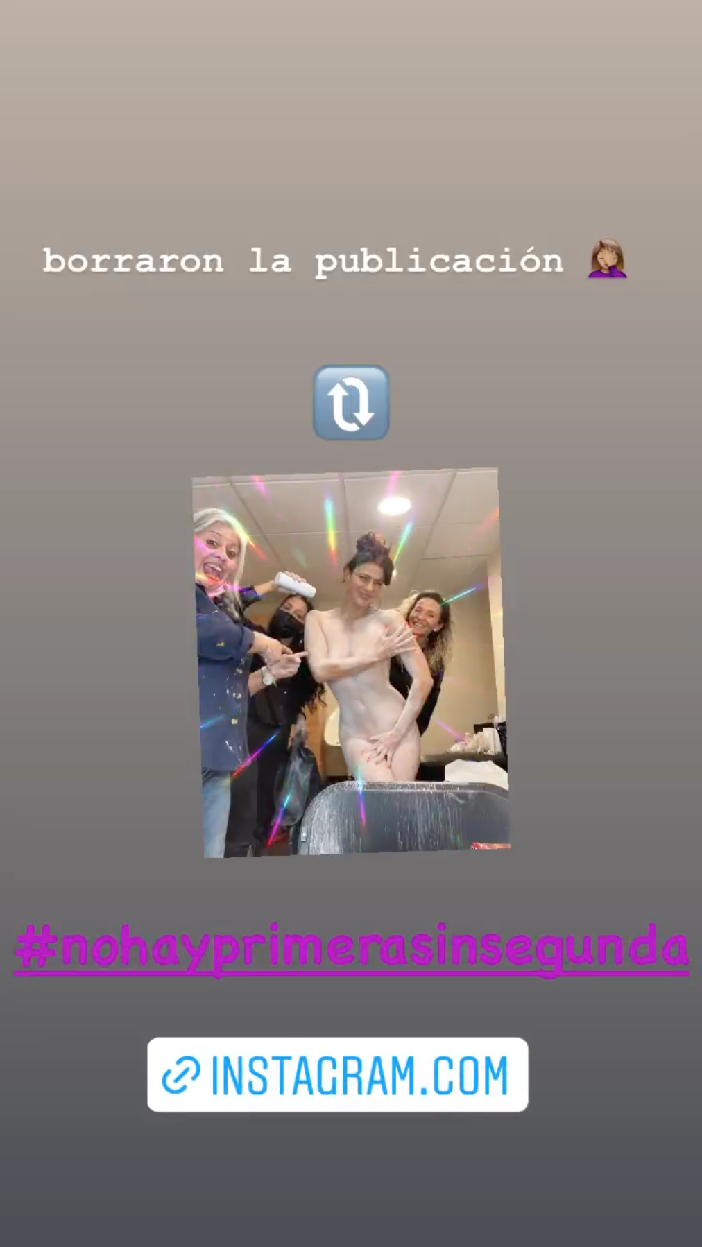 fotografía semi desnuda de Tonka Tomicic