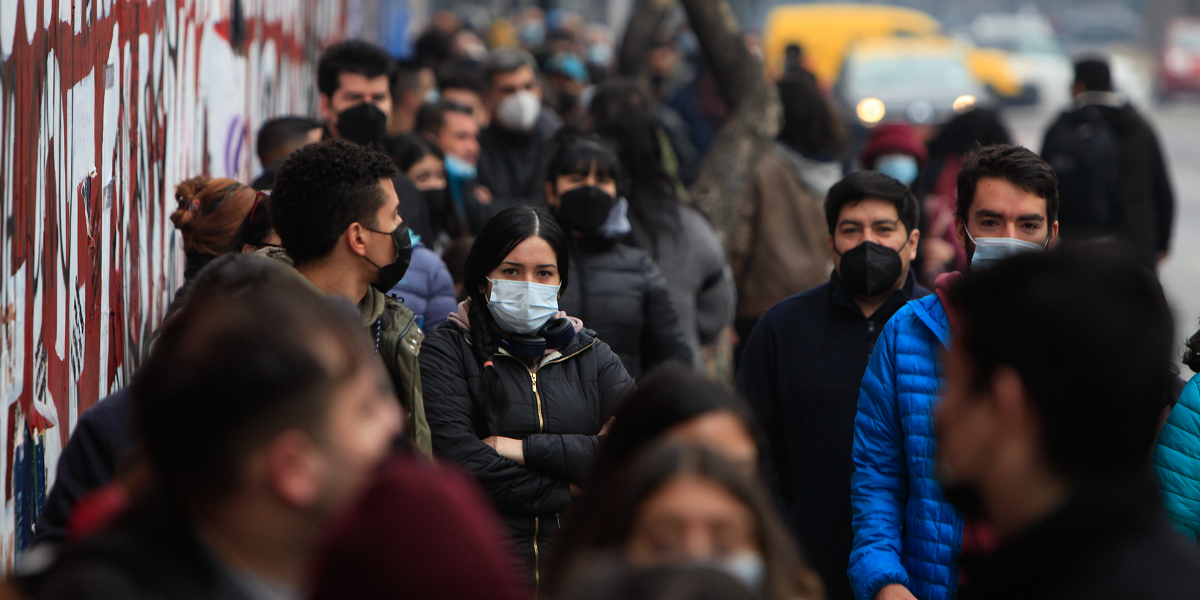 Casos diarios de COVID-19 en Chile siguen por sobre los 10 mil según último balance del Minsal