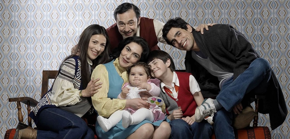 Canal 13 estaría preparando secuela de 'Los 80': Loreto Aravena sería una de las protagonistas