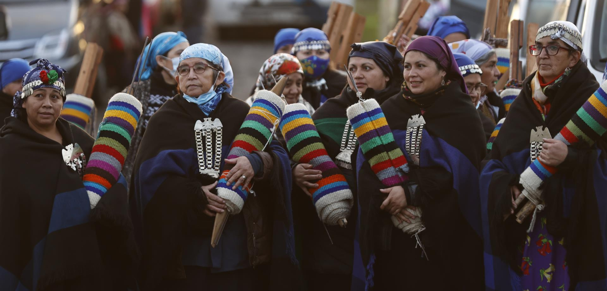 Tejedoras mapuche lograron récord mundial en Chile: hicieron telar de casi un kilómetro