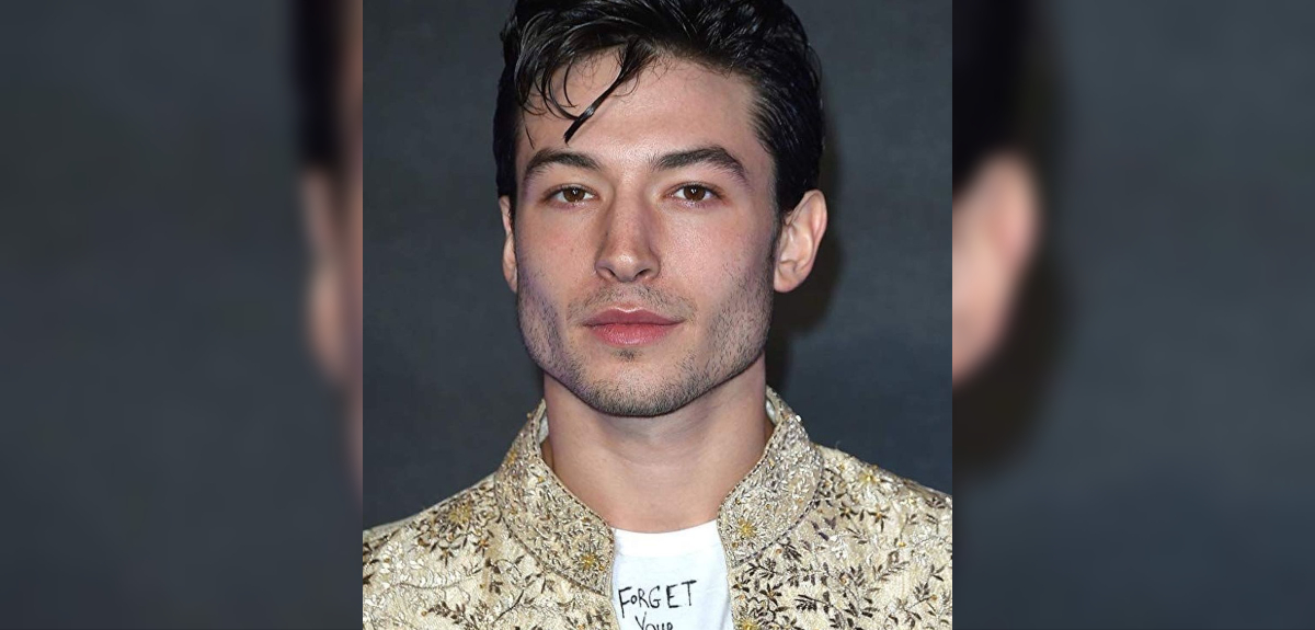 Ezra Miller fue acusado de alojar a una mujer y tres niños en una granja con armas y marihuana