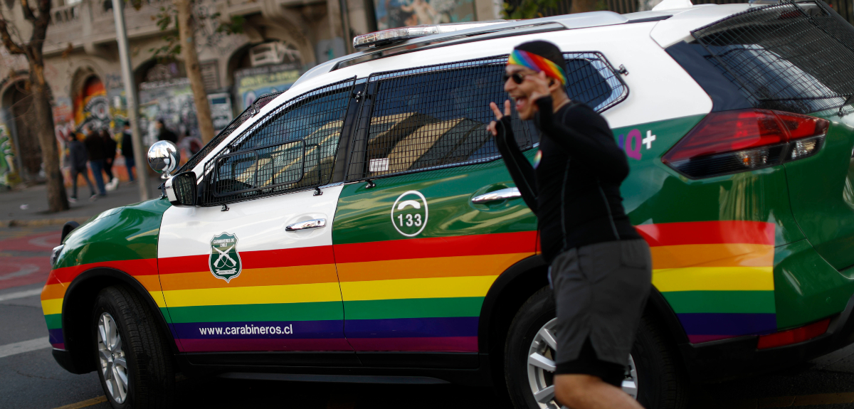 Carabinero marcha orgullo