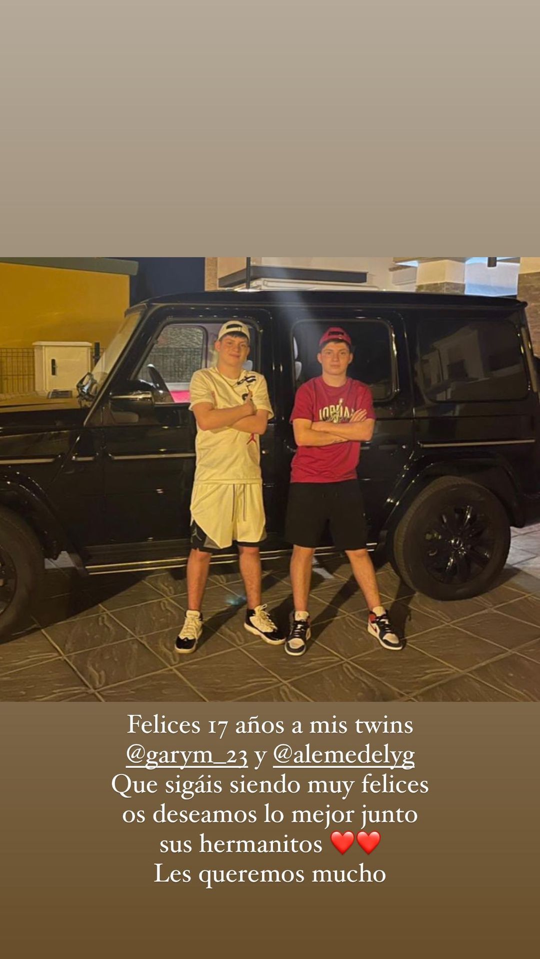 Gary Medel celebró cumpleaños de sus hijos gemelos.