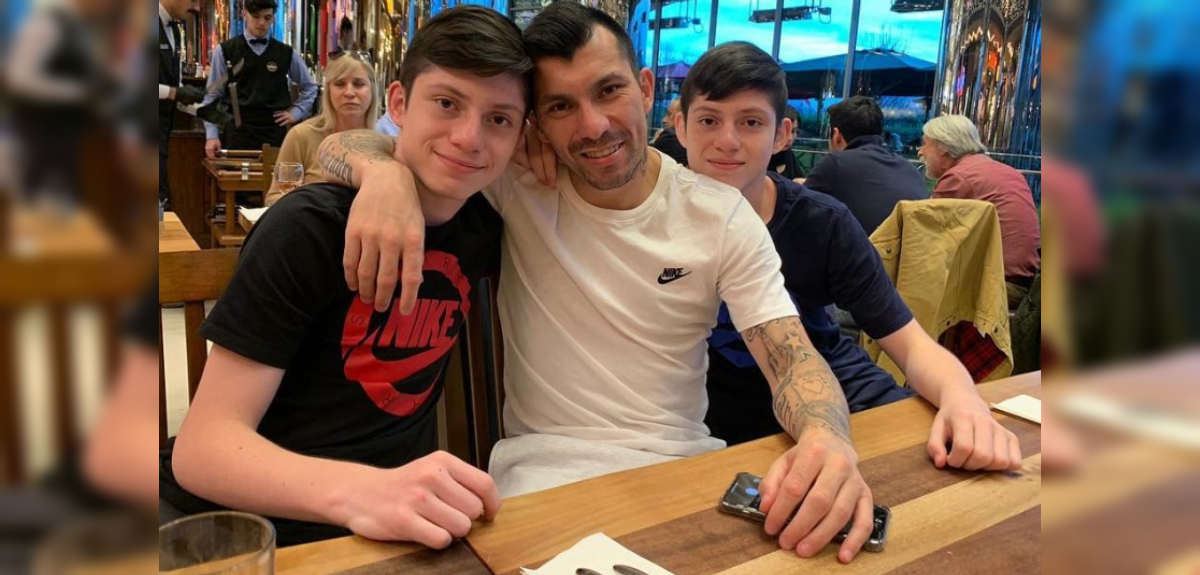 Gary Medel celebró cumpleaños número 17 de sus hijos gemelos: 