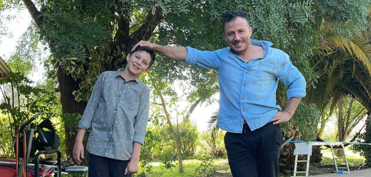 Gonzalo Egas regresó a la casona en que ganó reality 'La Granja': su hijo Noah lo acompañó