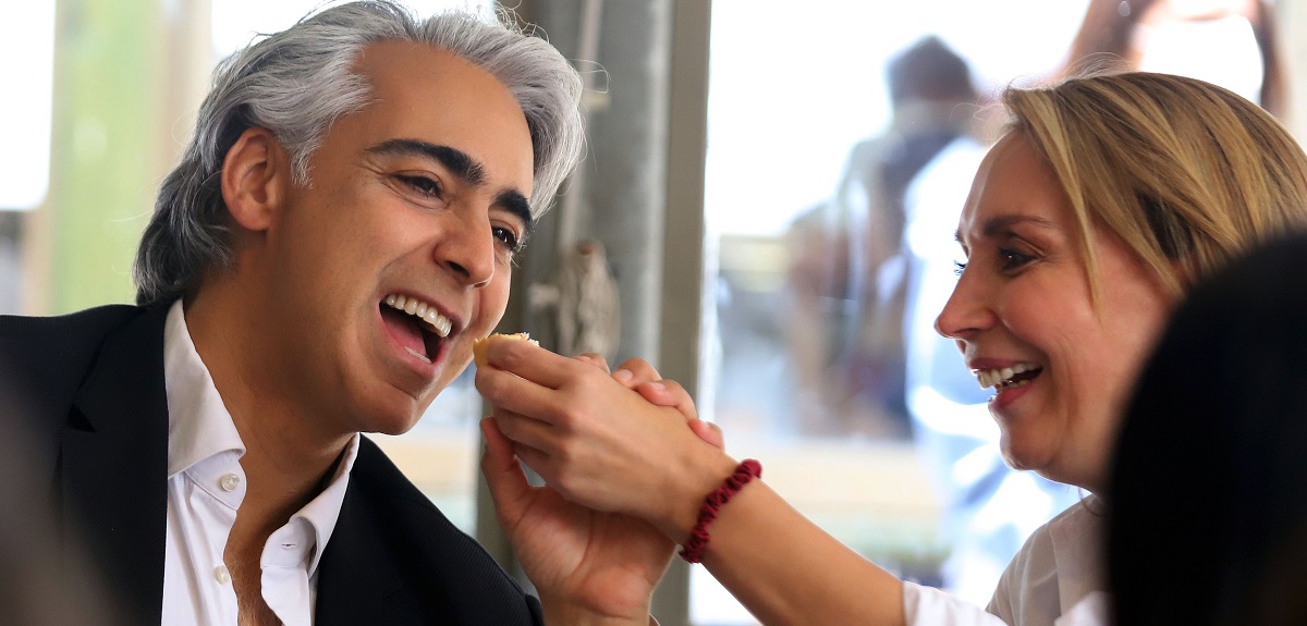 Karen Doggenweiler y ME-O celebraron graduación de su hija: él bailó con ella y compartió registro