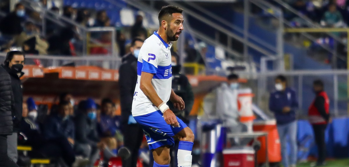 Con Thati Lira en la tribuna y especial regalo a su mamá: Mauricio Isla y su debut soñado en la UC