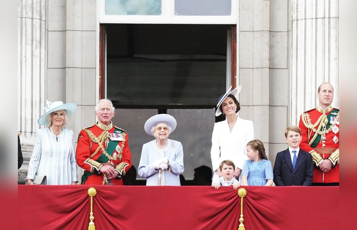 El comentado gesto de princesa Charlotte con su entusiasta hermano menor en homenaje a reina Isabel