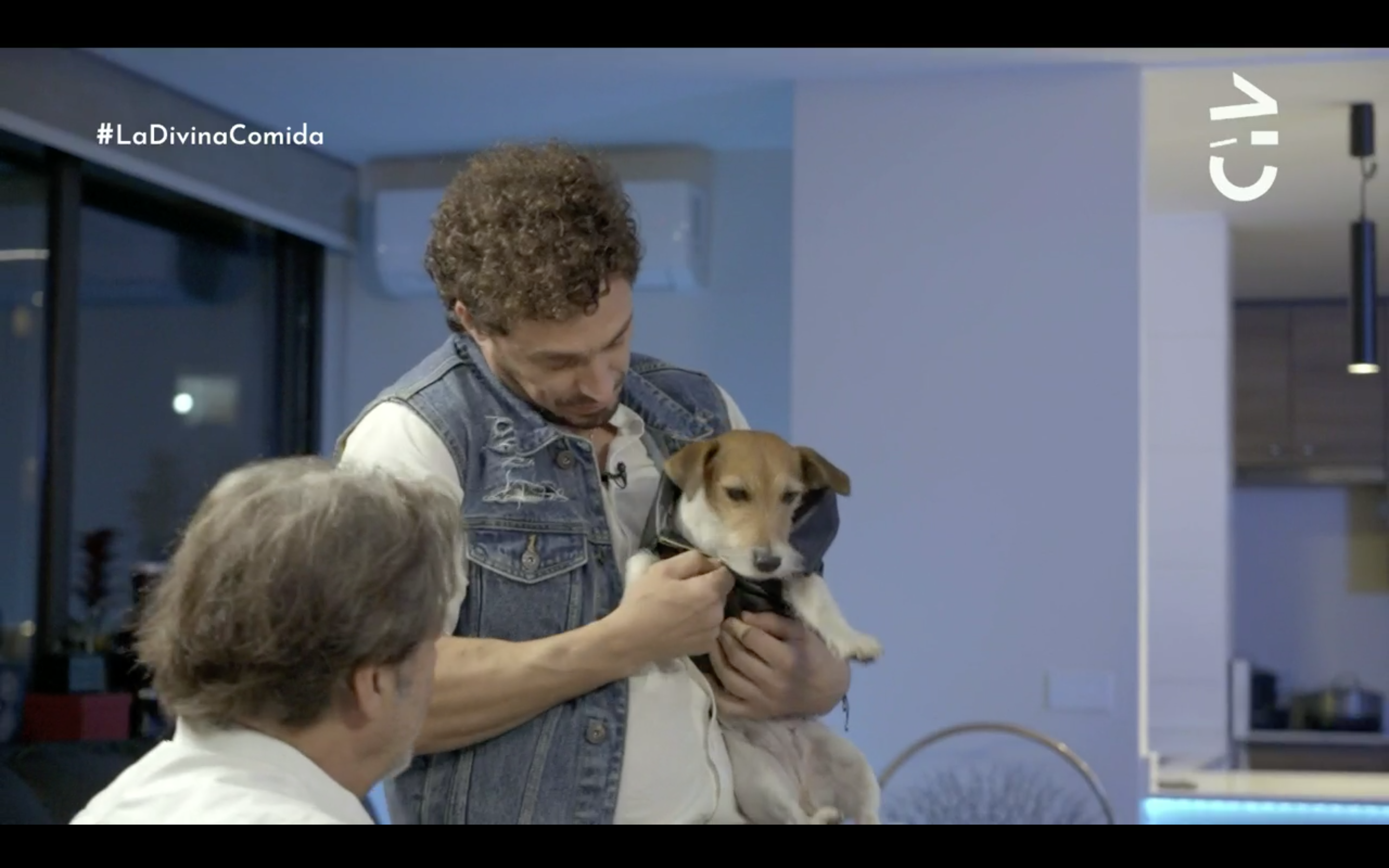 Joche Bibi y su perrita Fufy en “La Divina Comida”
