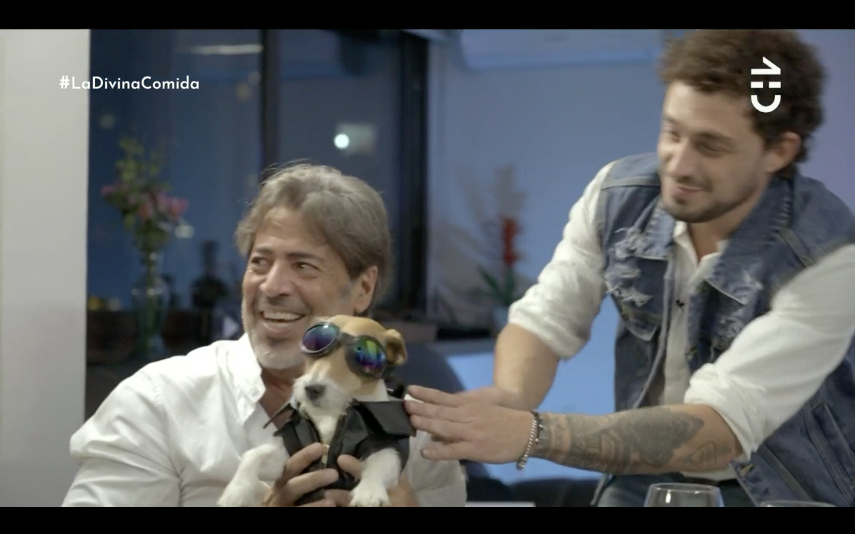 Joche Bibi y su perrita Fufy en “La Divina Comida”