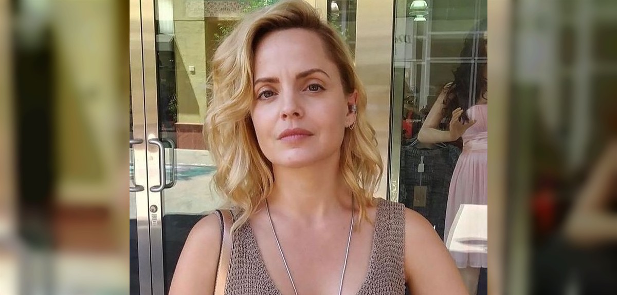 Mena Suvari contó que fue violada a los 12 años y que expareja la obligó a hacer tríos: “Me pesa”