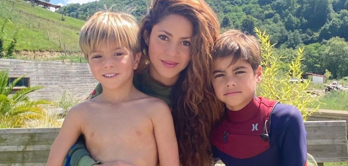 A un mes de la ruptura: hijos de Shakira y Piqué habrían conocido a la nueva novia de su padre
