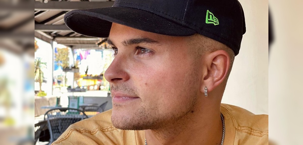 Augusto Schuster hizo breve tour por habitación de su nuevo hogar en EEUU: 