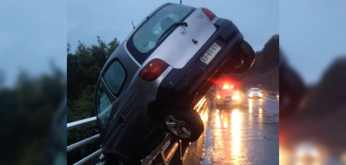 Impactante registro de accidente en Puente Malleco: vehículo quedó a centímetros de caer al abismo