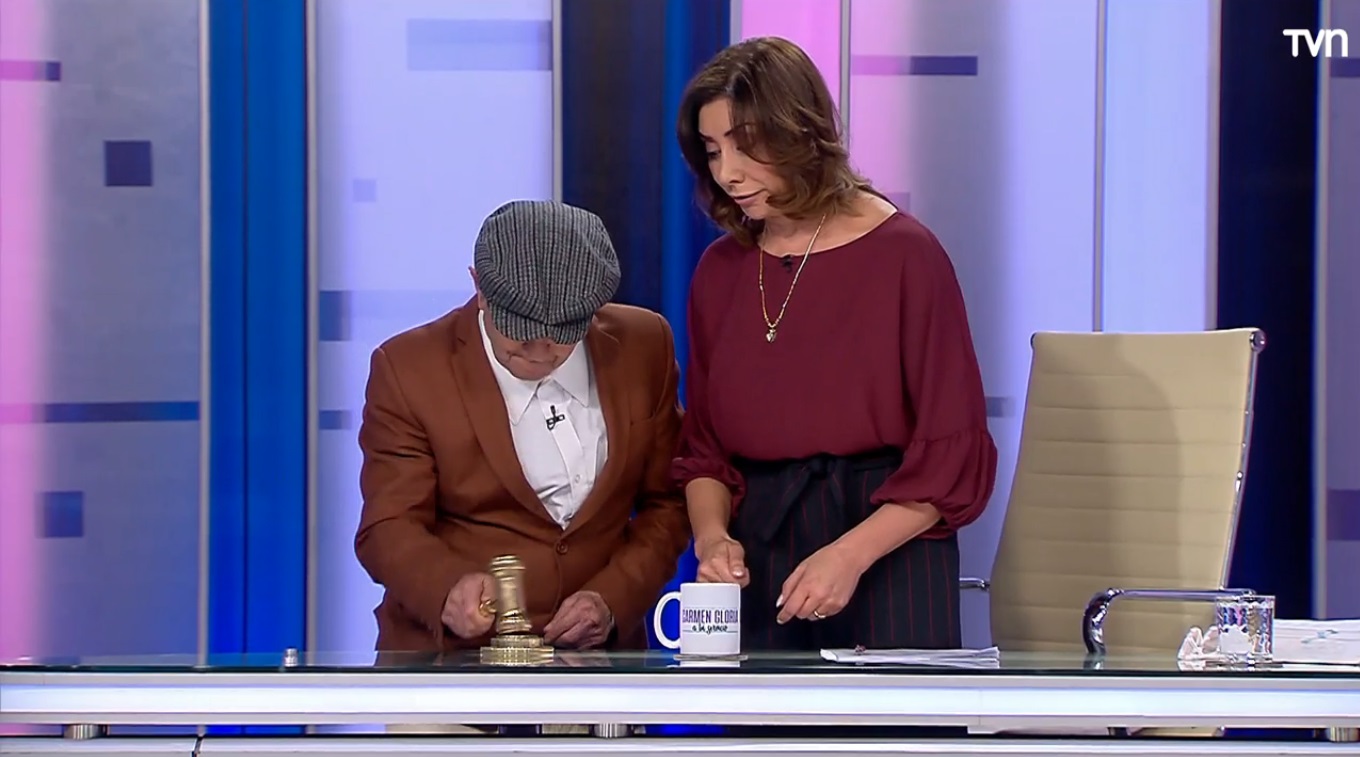 Carmen Gloria Arroyo emocionada adulto mayor